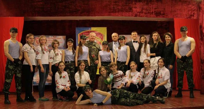 Студенти ЖДТУ з театральною постановкою завітали у військовий госпіталь