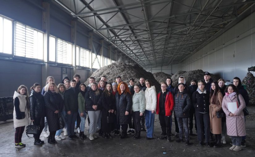 Студенти і викладачі кафедри екології та природоохоронних технологій відвідали сміттєпереробний завод у м. Житомирі